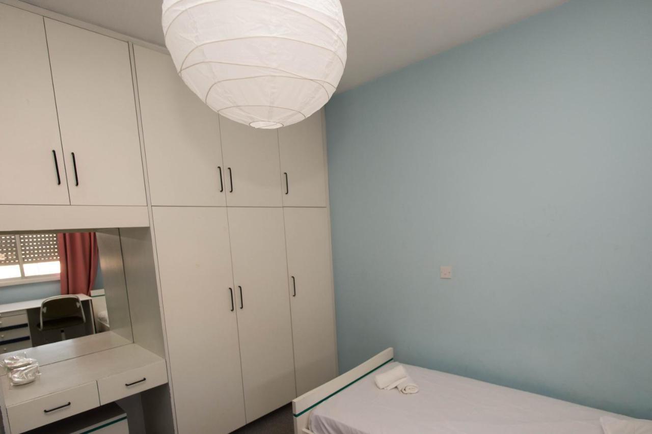 Private Room In A Shared Flat At Best Location Lemesos Exteriér fotografie