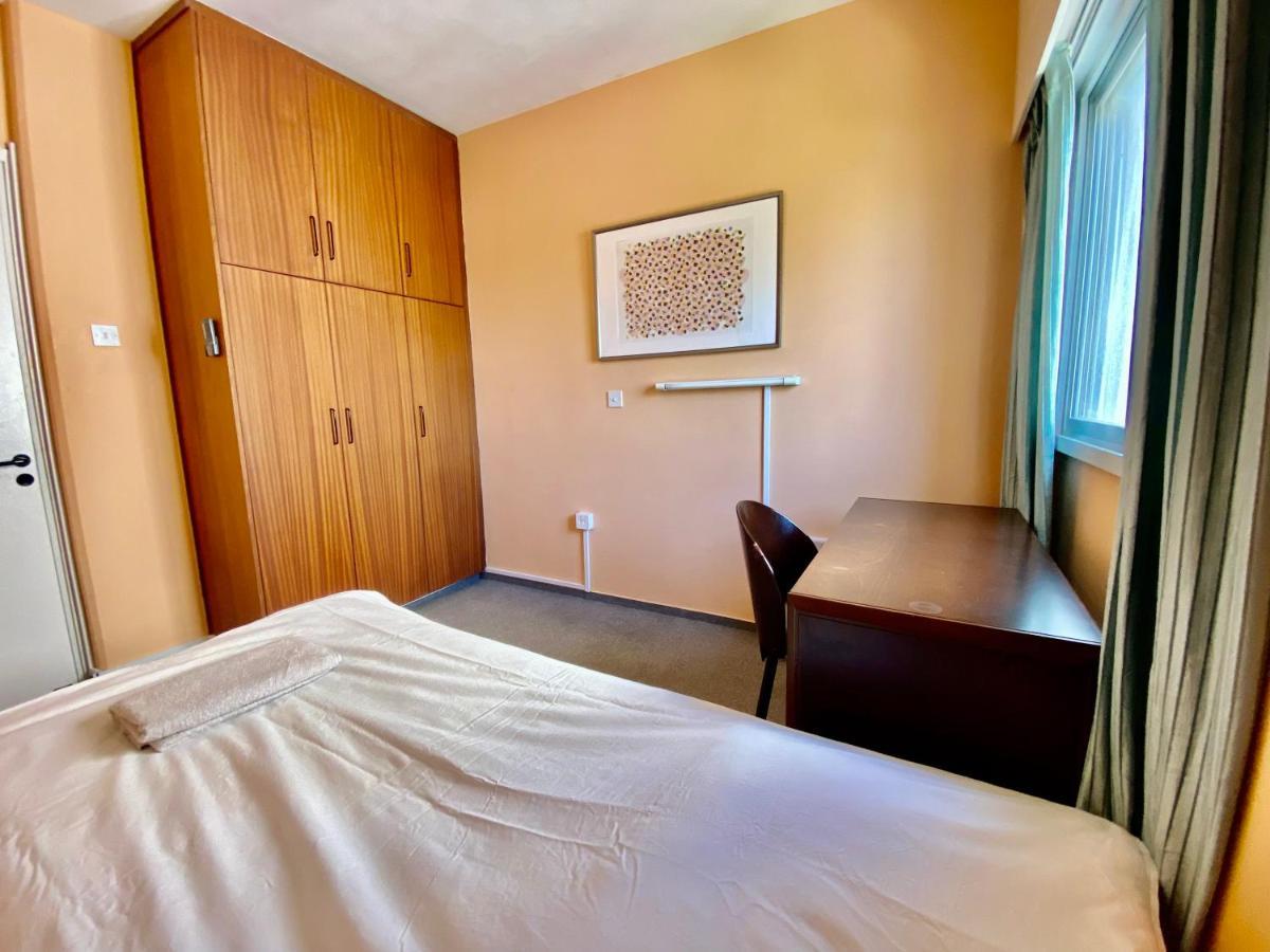 Private Room In A Shared Flat At Best Location Lemesos Exteriér fotografie