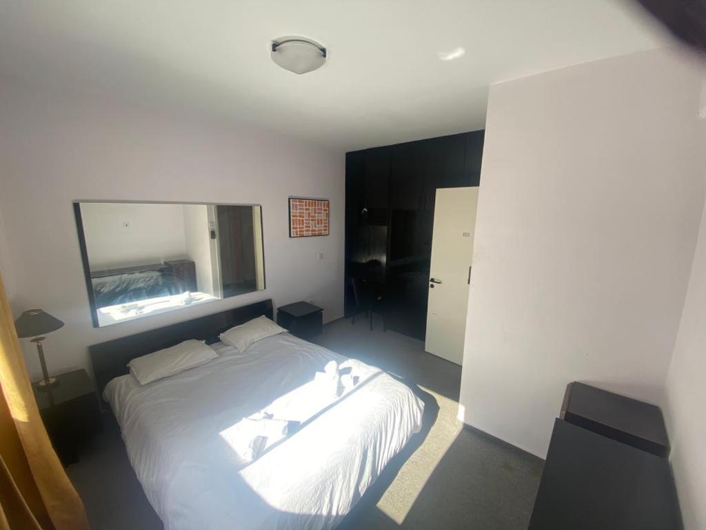 Private Room In A Shared Flat At Best Location Lemesos Exteriér fotografie